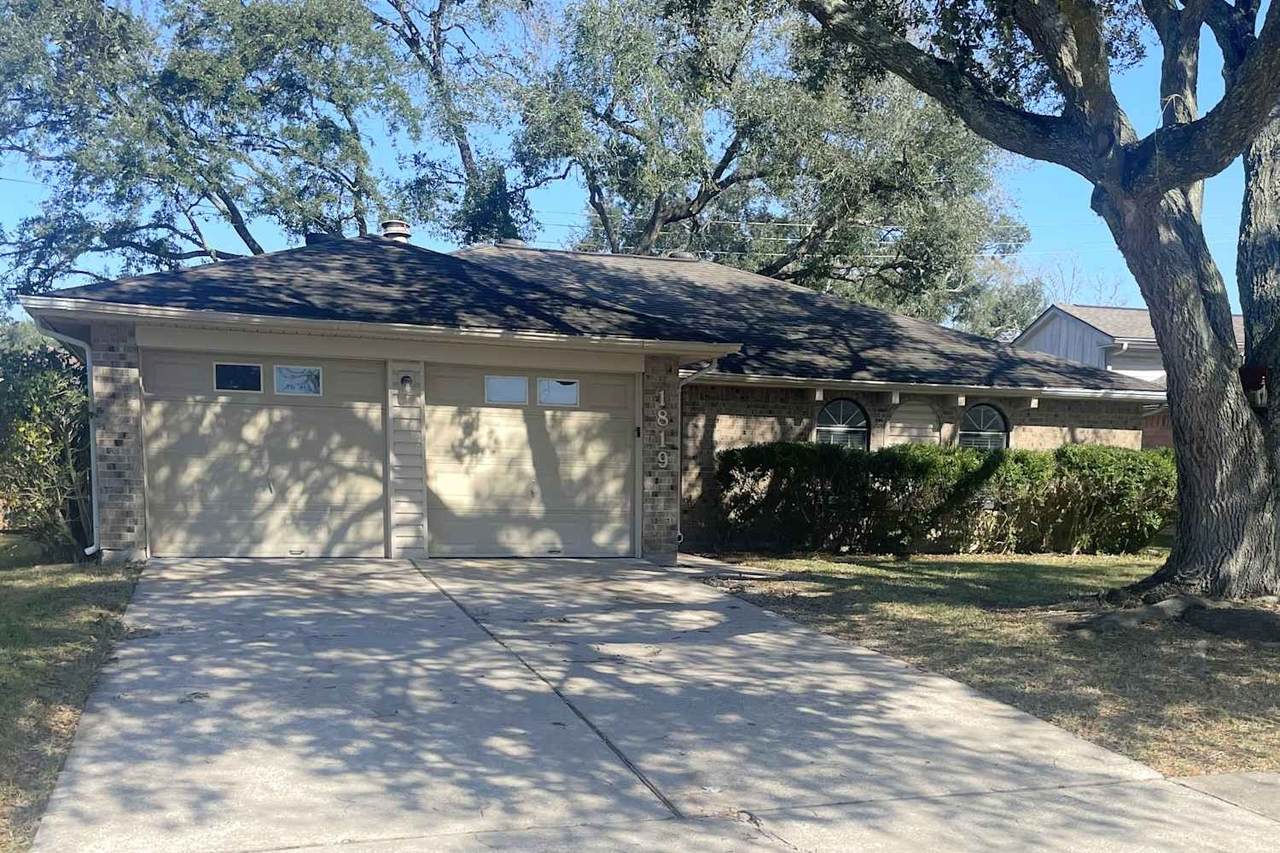 1819 Pilgrims Point Drive - Photo 1