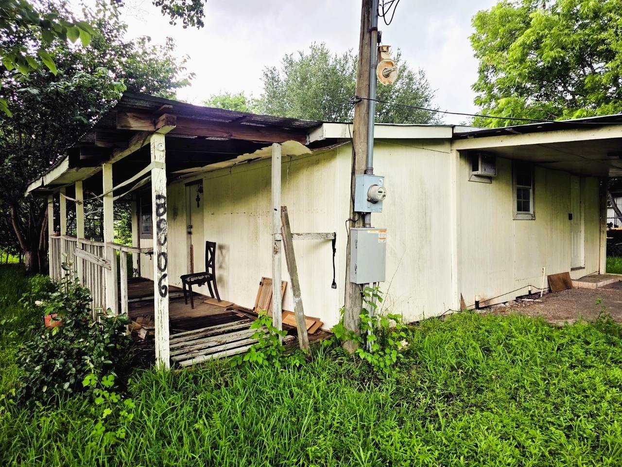 8806 Milby Street - Photo 1