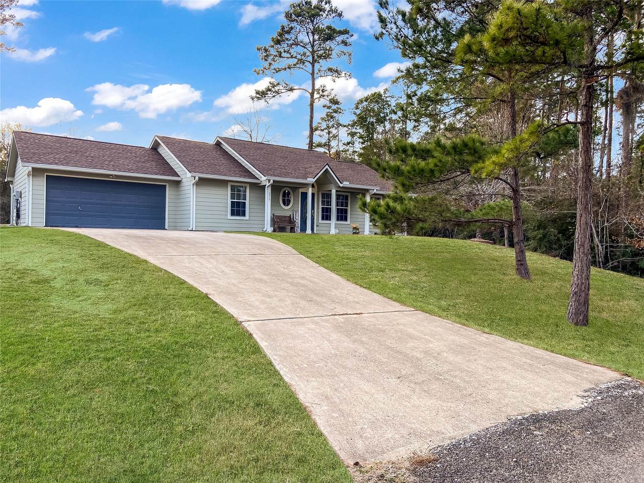 254 Sunset Drive - Photo 1