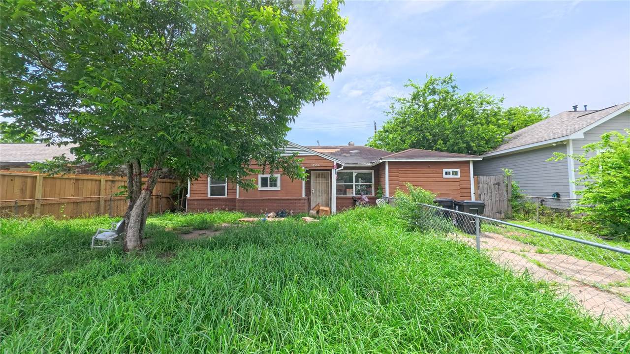 10506 Rosehaven Drive - Photo 1
