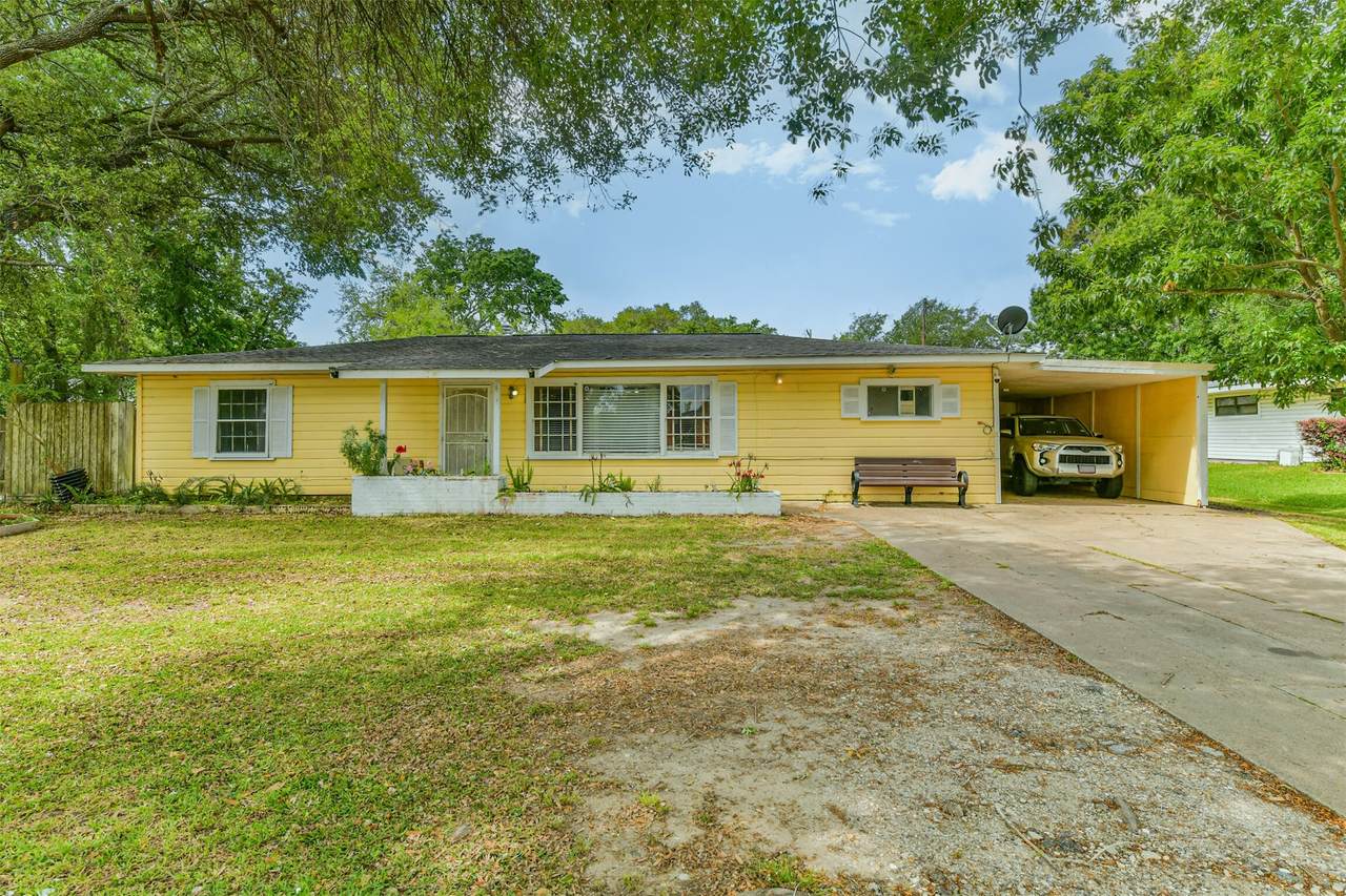 1732 Highway 3 - Photo 1