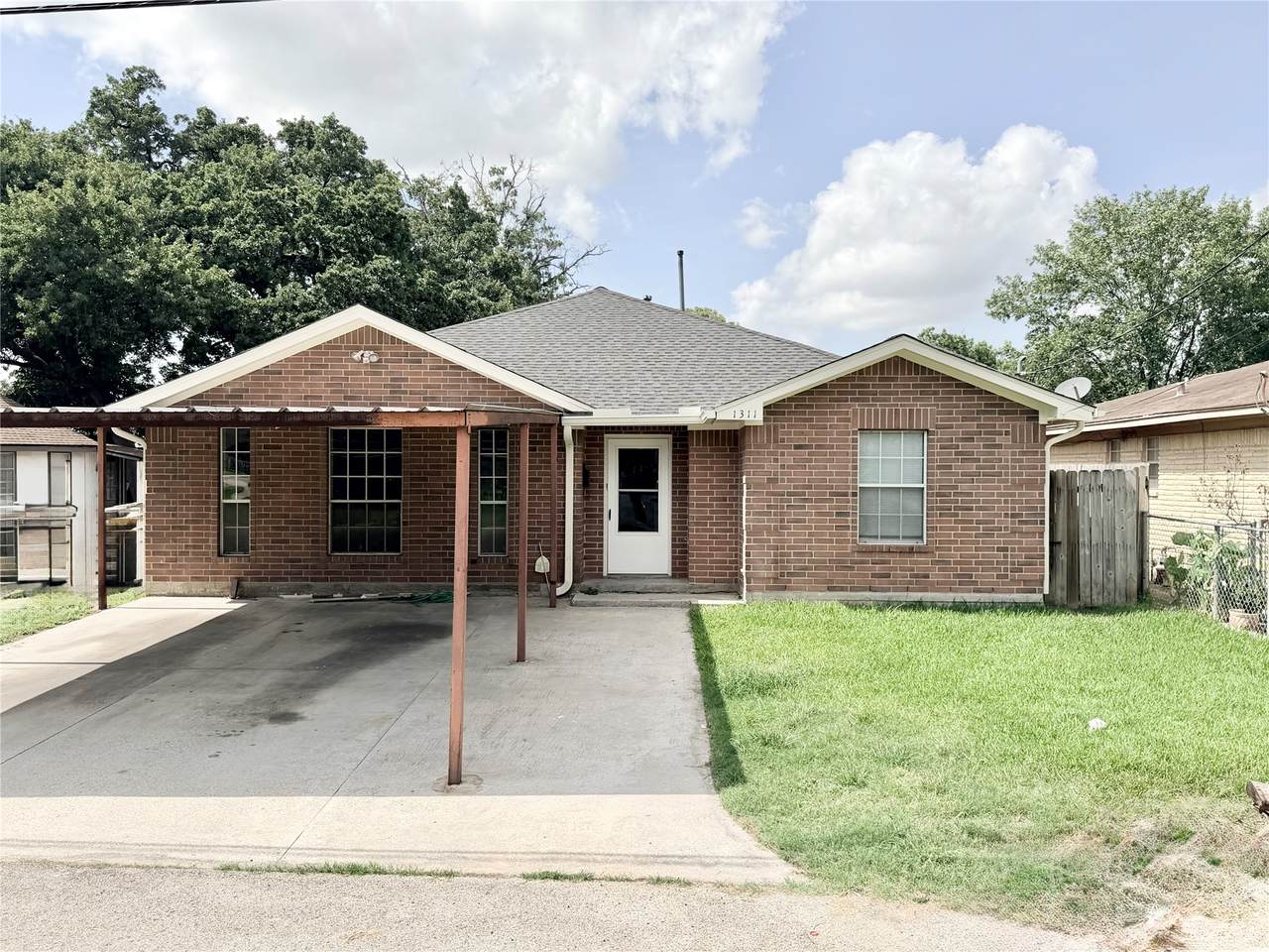 1311 6th Street - Photo 1