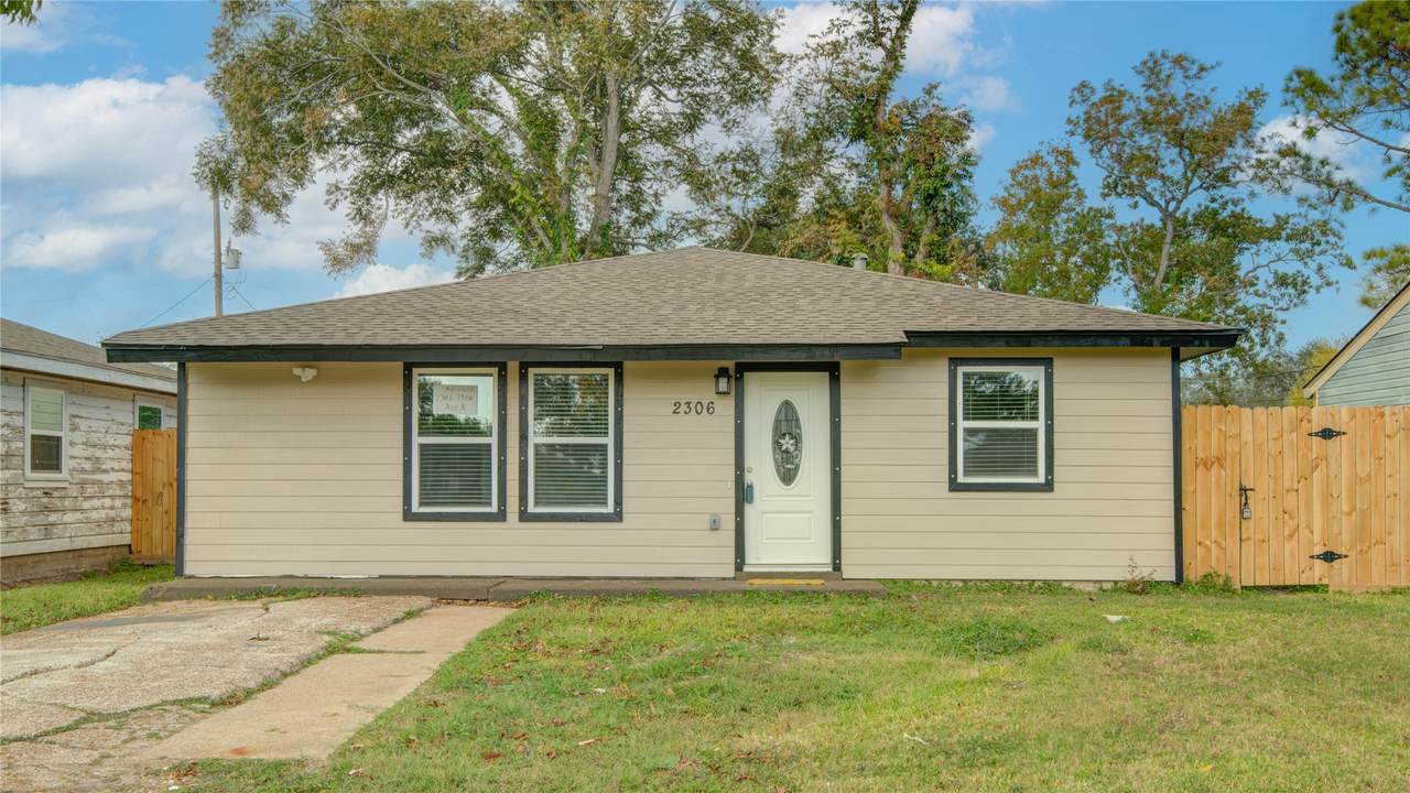 2306 19th Avenue - Photo 1