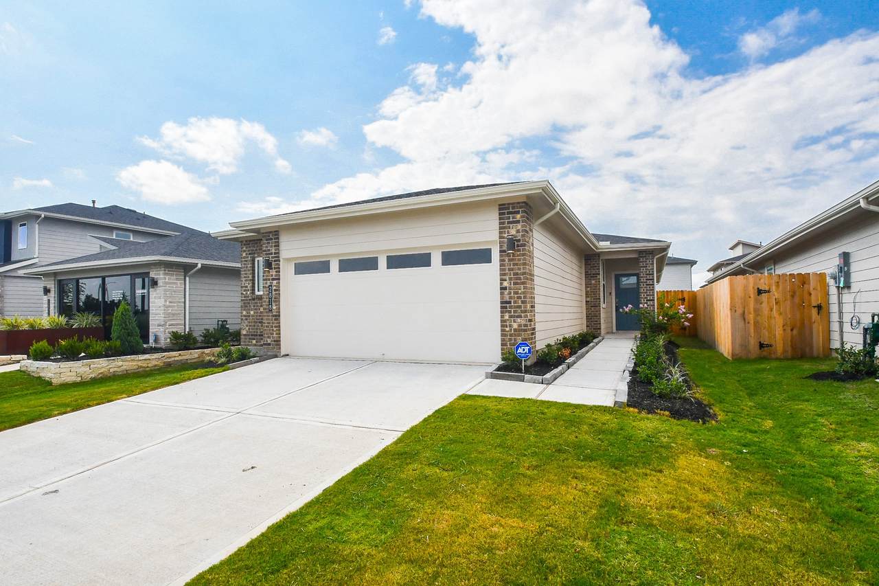 2818 Bethnal Garden Way - Photo 1