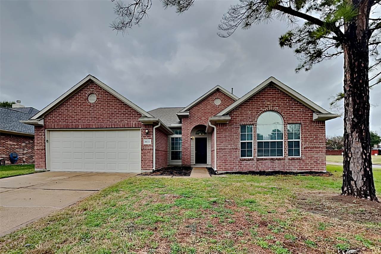 8831 Aberdeen Oaks Drive - Photo 1