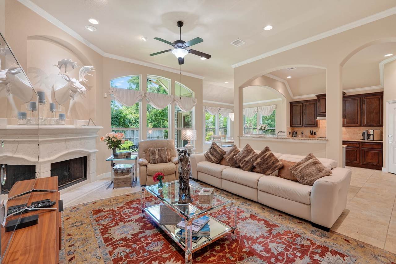 55 Victoriana Circle - Photo 1