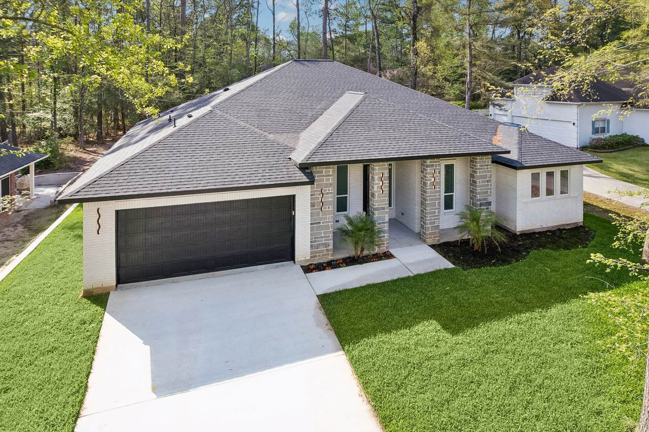 2405 W Green Briar Drive - Photo 1