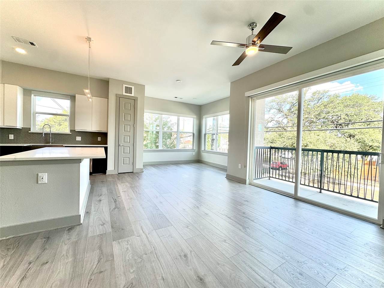 401 25th Street - Photo 1