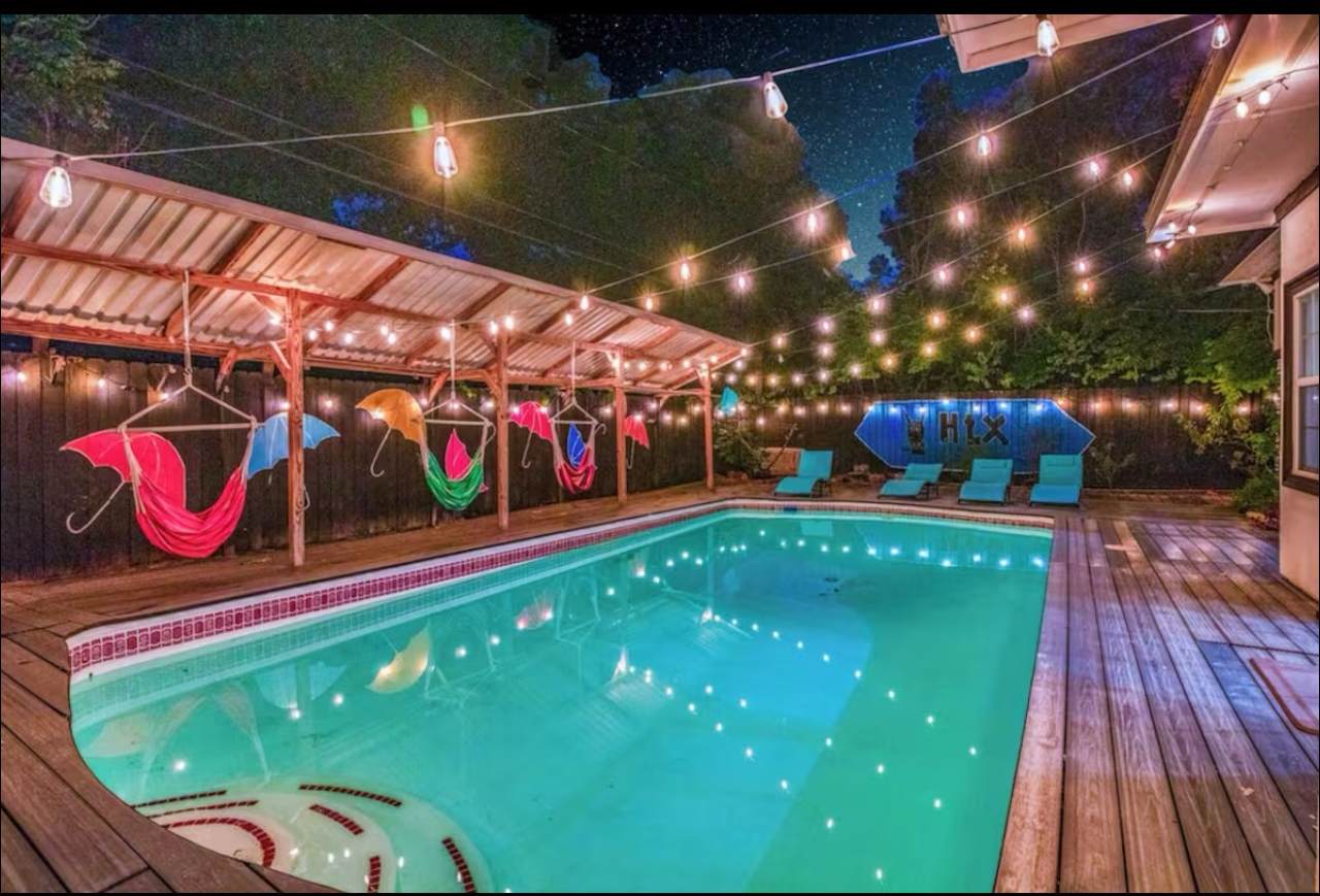 7916 Glenview Drive - Photo 1