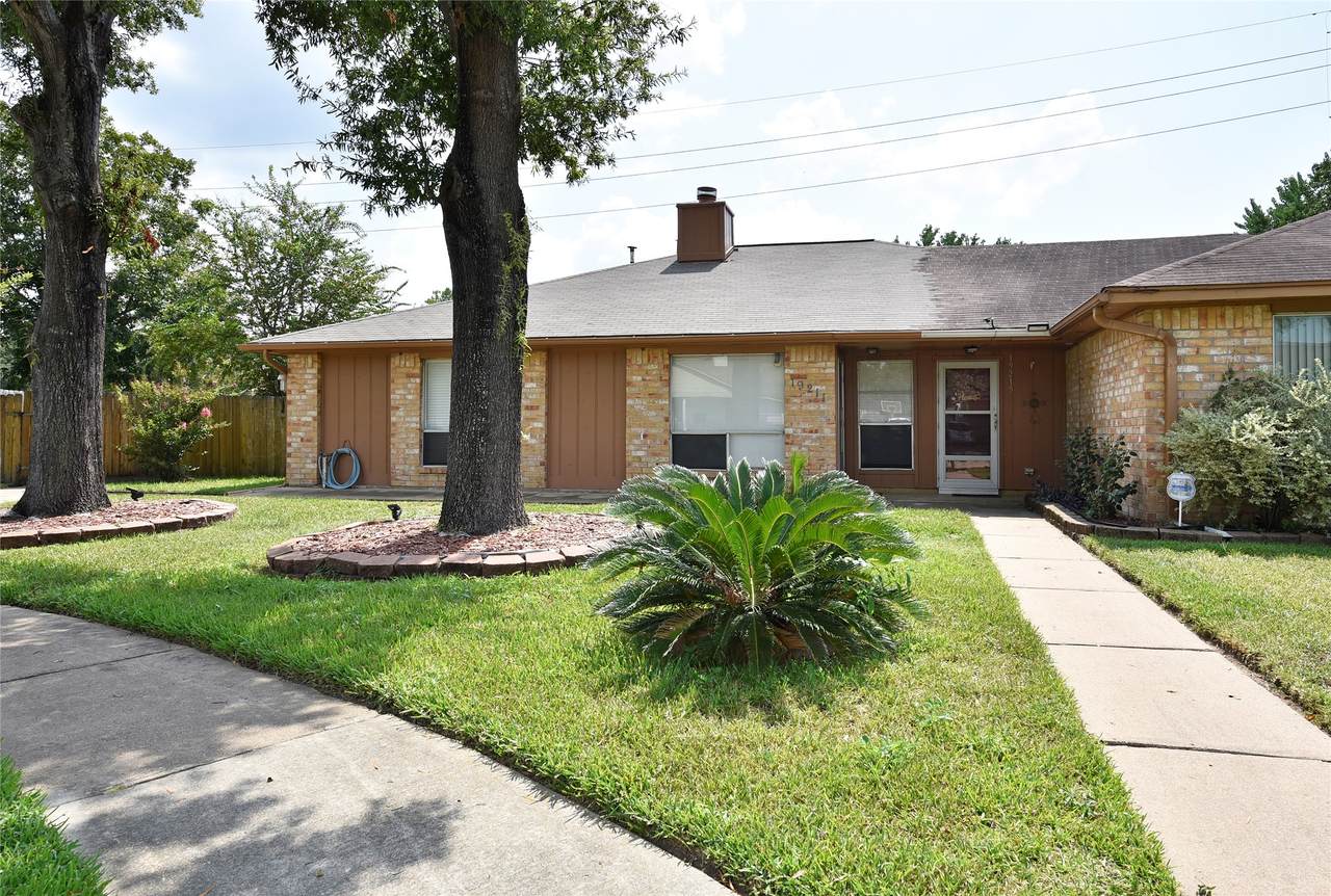 19211 Lazy Valley Drive - Photo 1