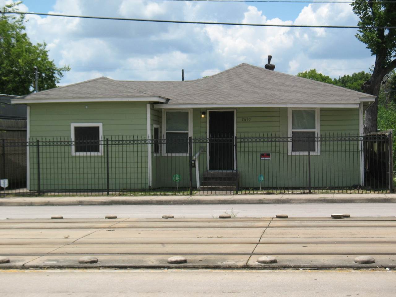 2610 Scott Street - Photo 1