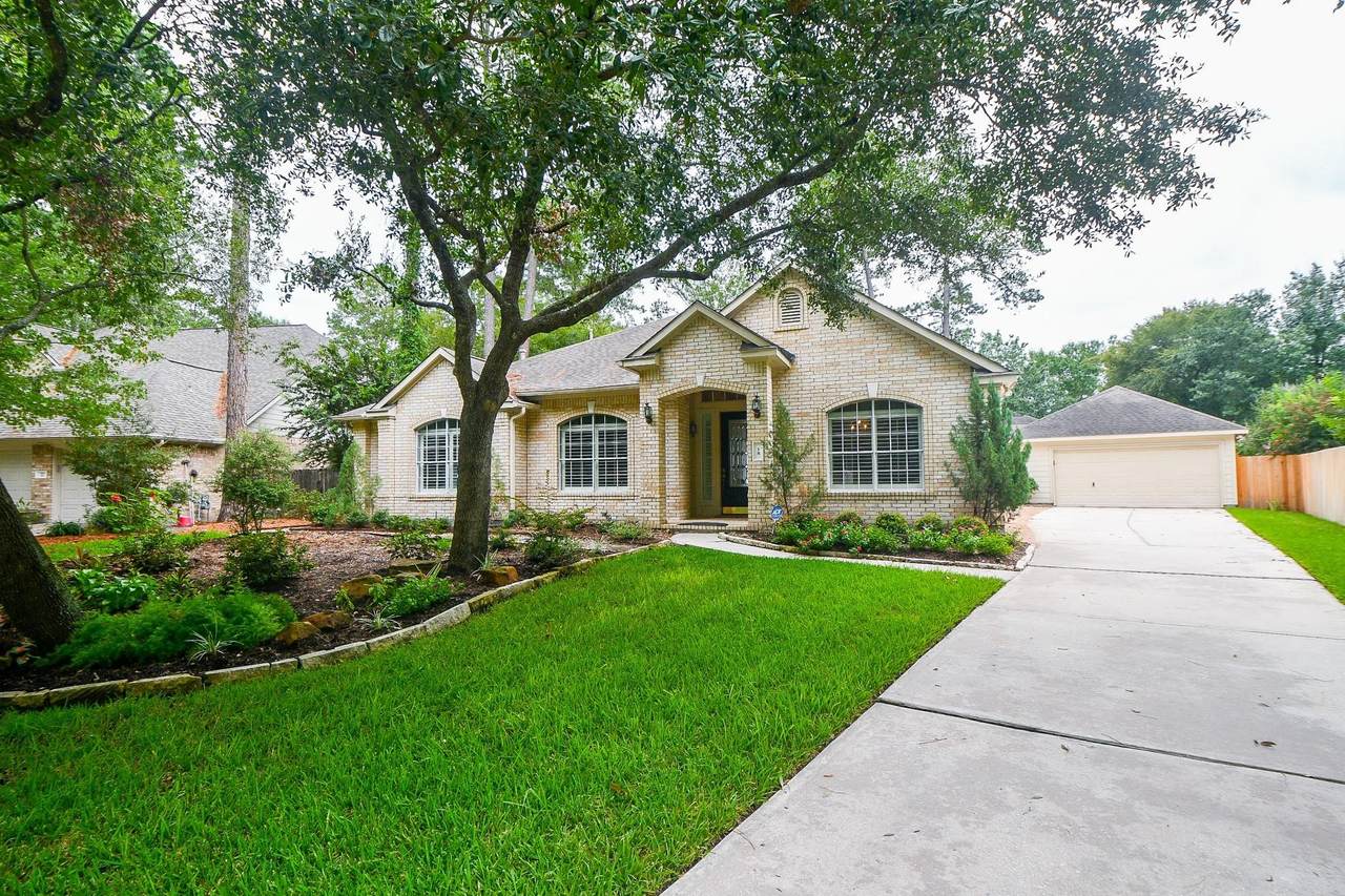 18 Knightsbridge Drive - Photo 1