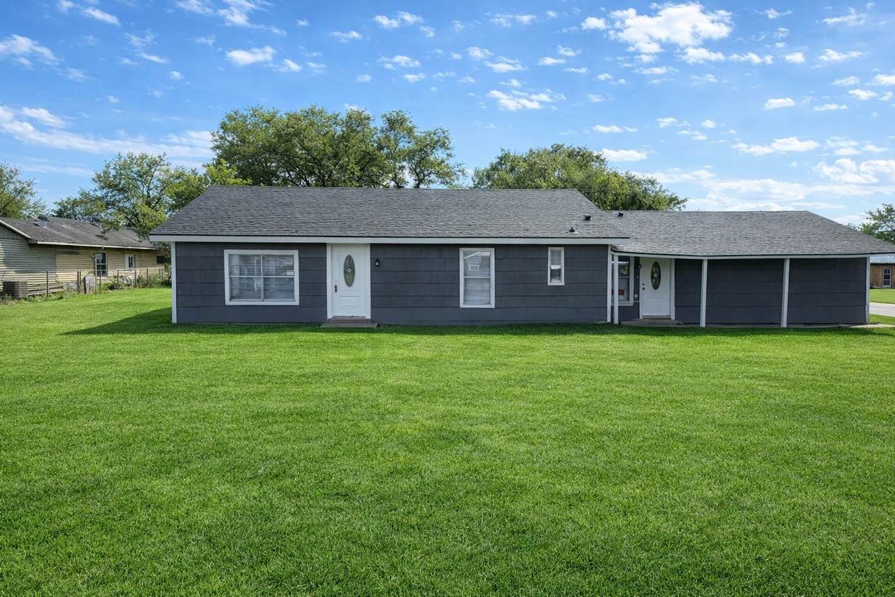3700 4th Street - Photo 1