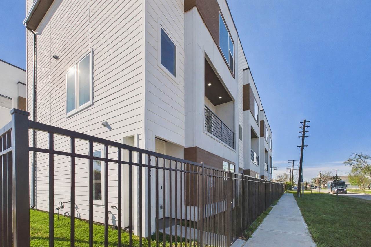 2415 Harrington Street - Photo 1