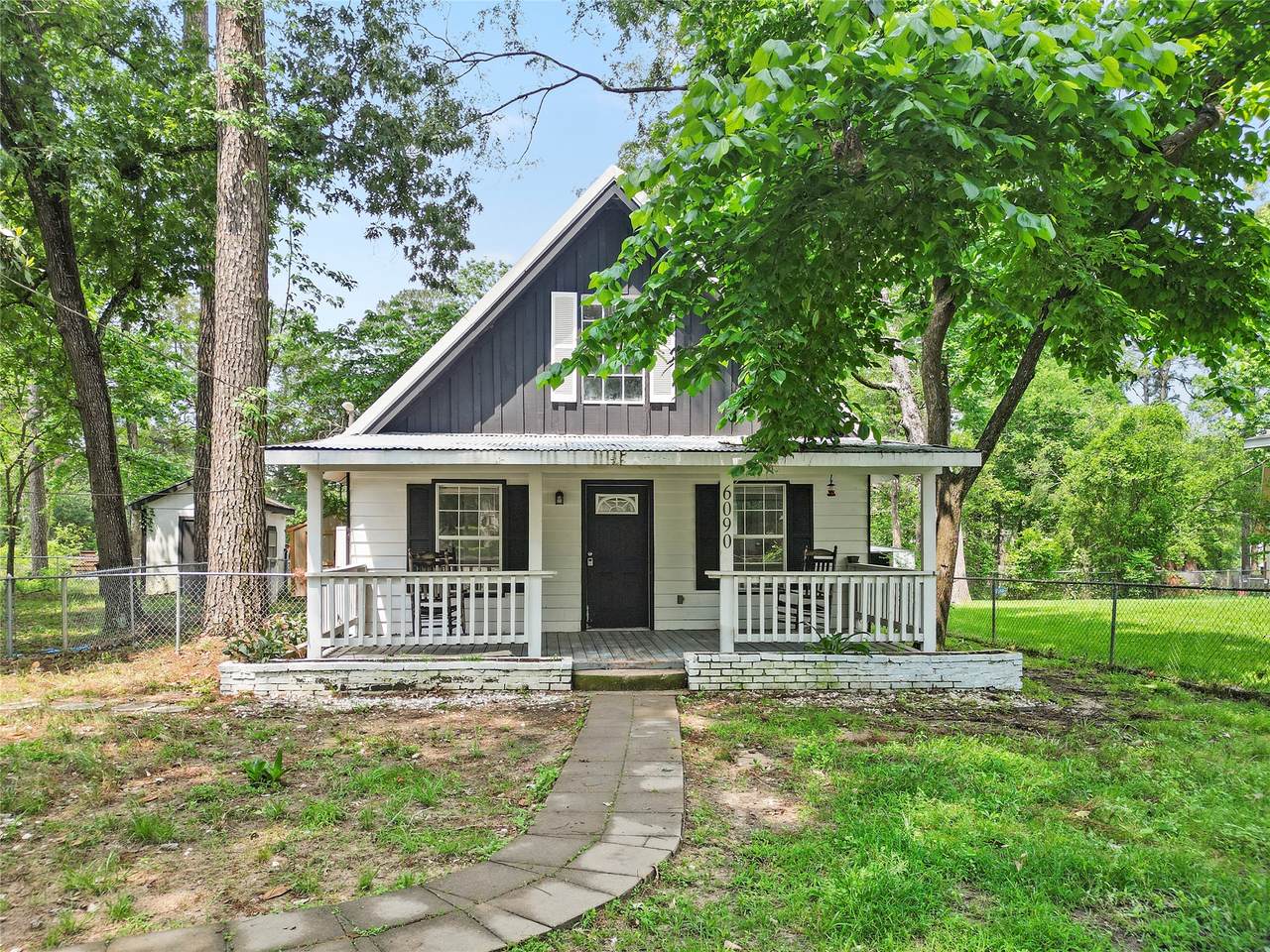 6090 Skylane Drive - Photo 1