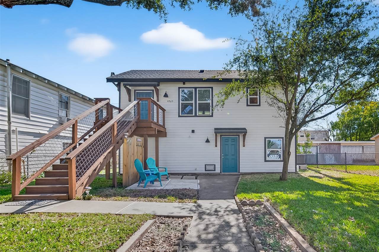 4925 Avenue N 1/2 - Photo 1