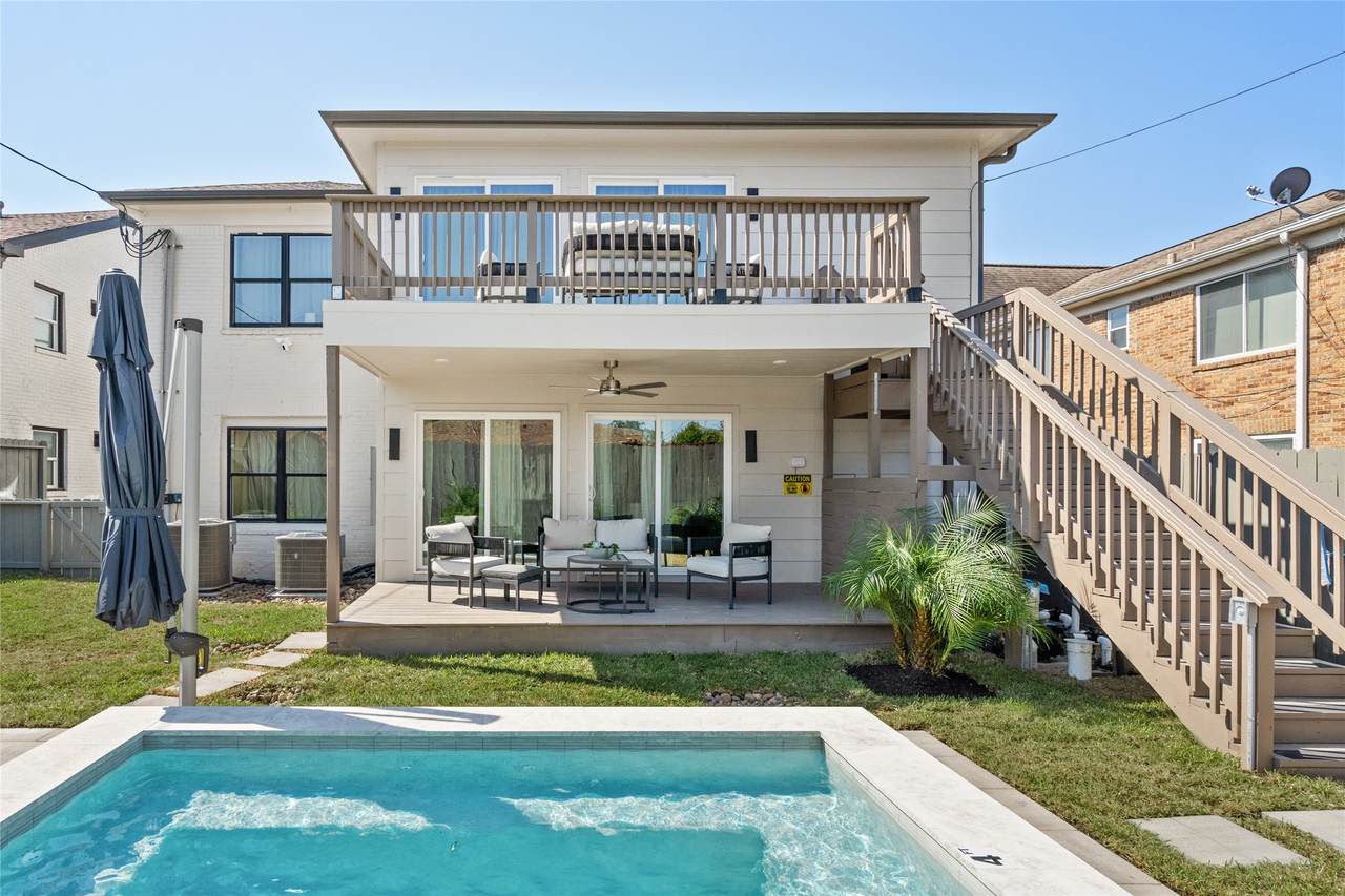 2901 Cleburne Street - Photo 1