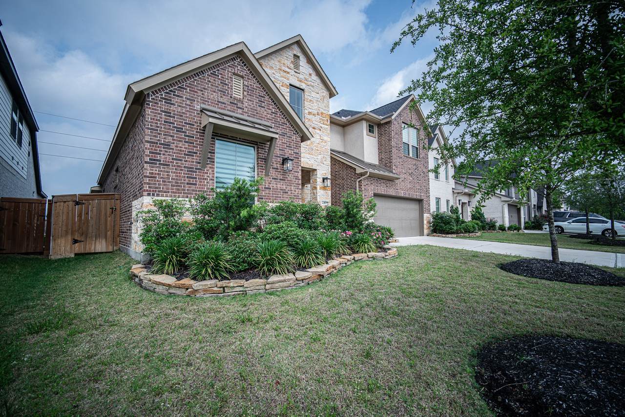 14207 Garibaldi Drive - Photo 1