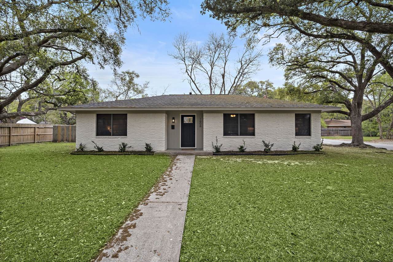 1606 Fayle Street - Photo 1