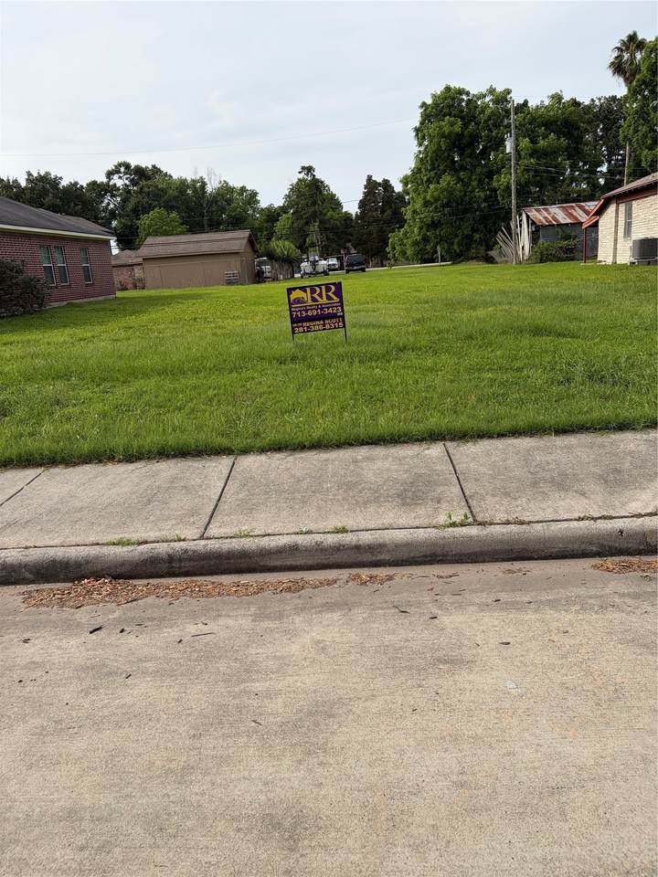 2906 Carmel Street - Photo 1