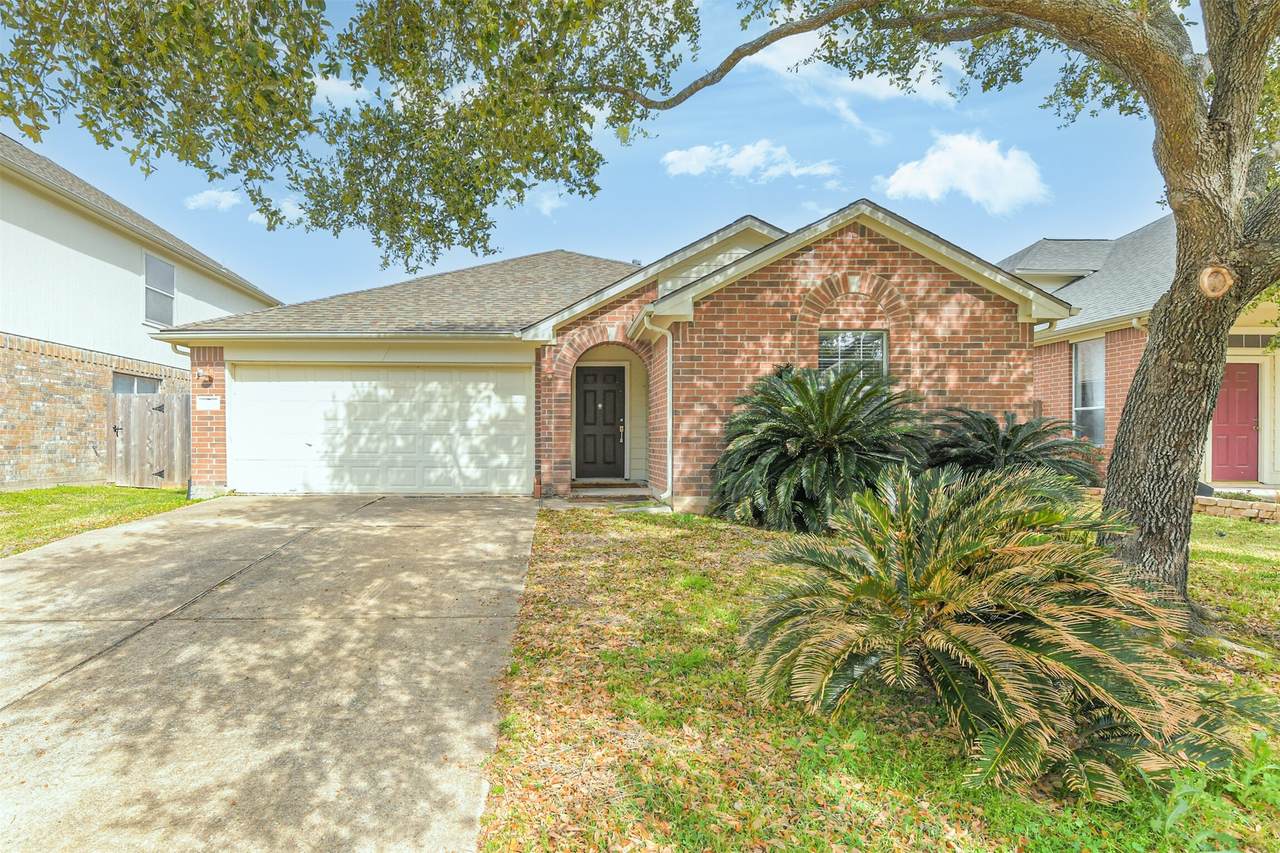 2415 Fox River Lane - Photo 1