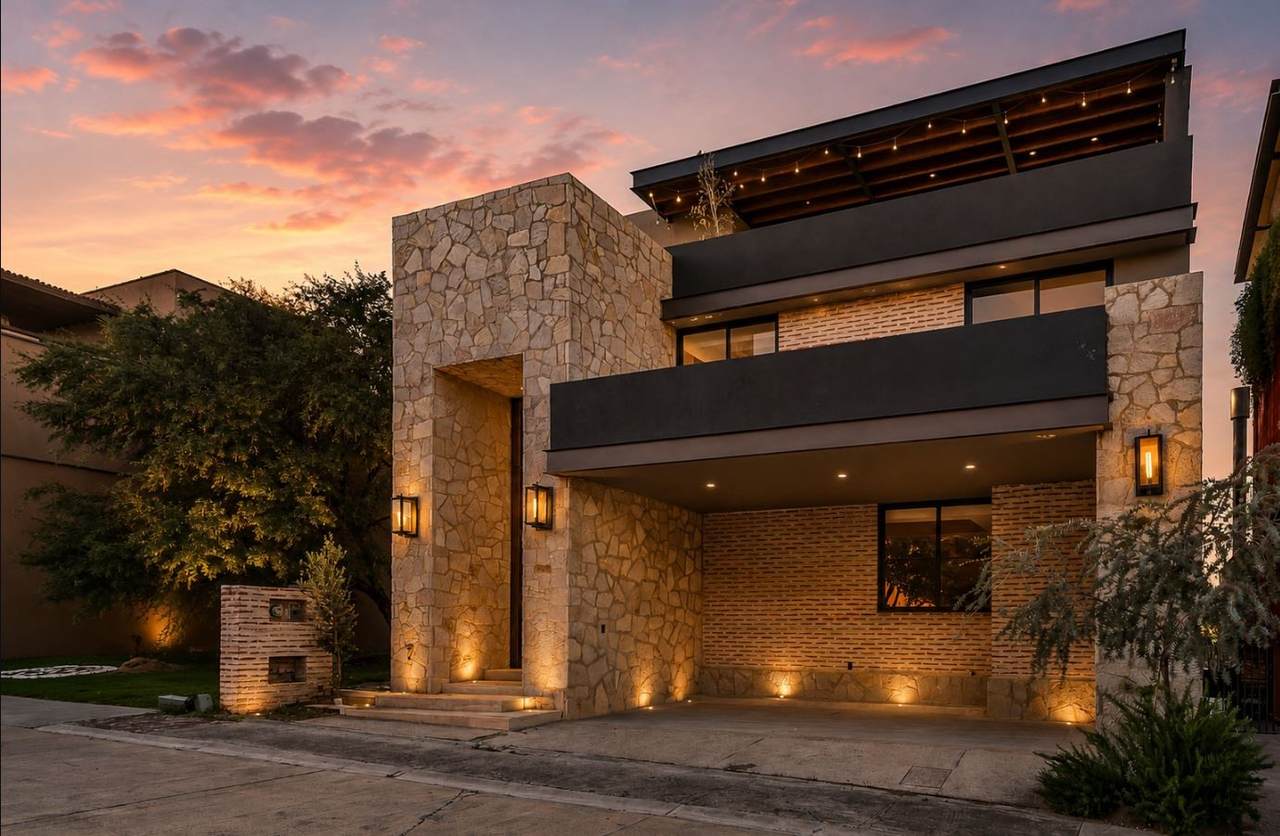 7 Coronado - Photo 1