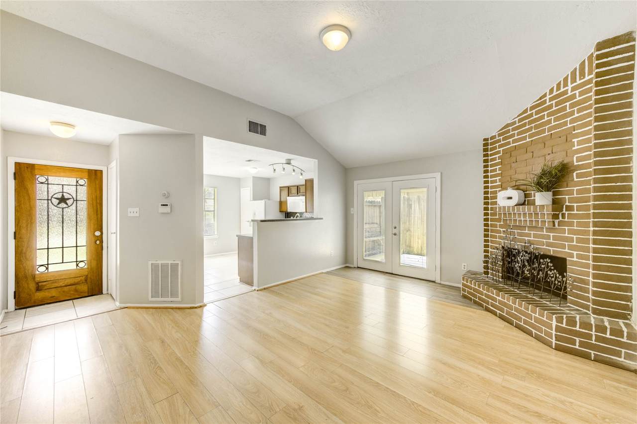 5207 Beaverhill Drive - Photo 1