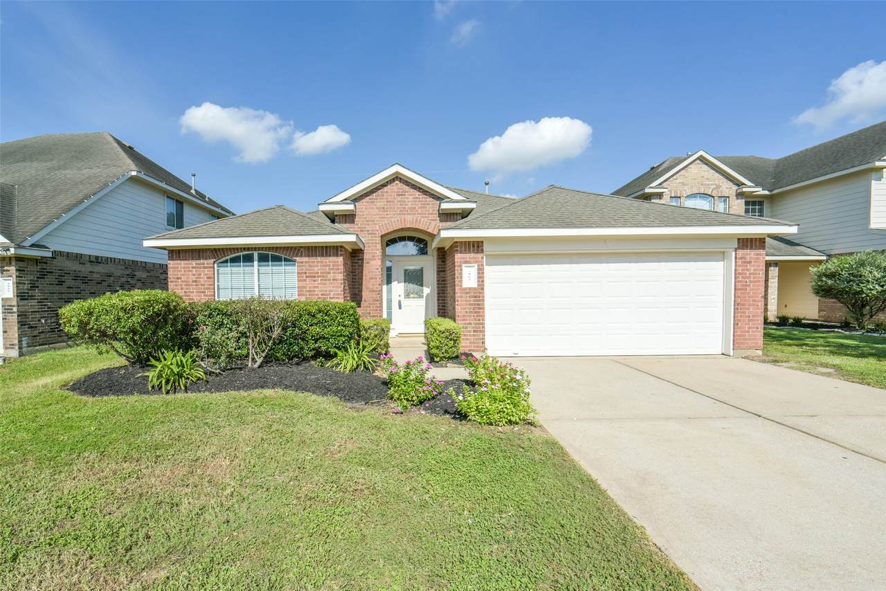 3863 Silverhawk Drive - Photo 1