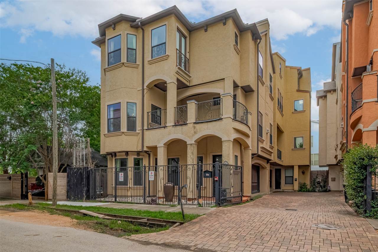 910 Snover Street - Photo 1