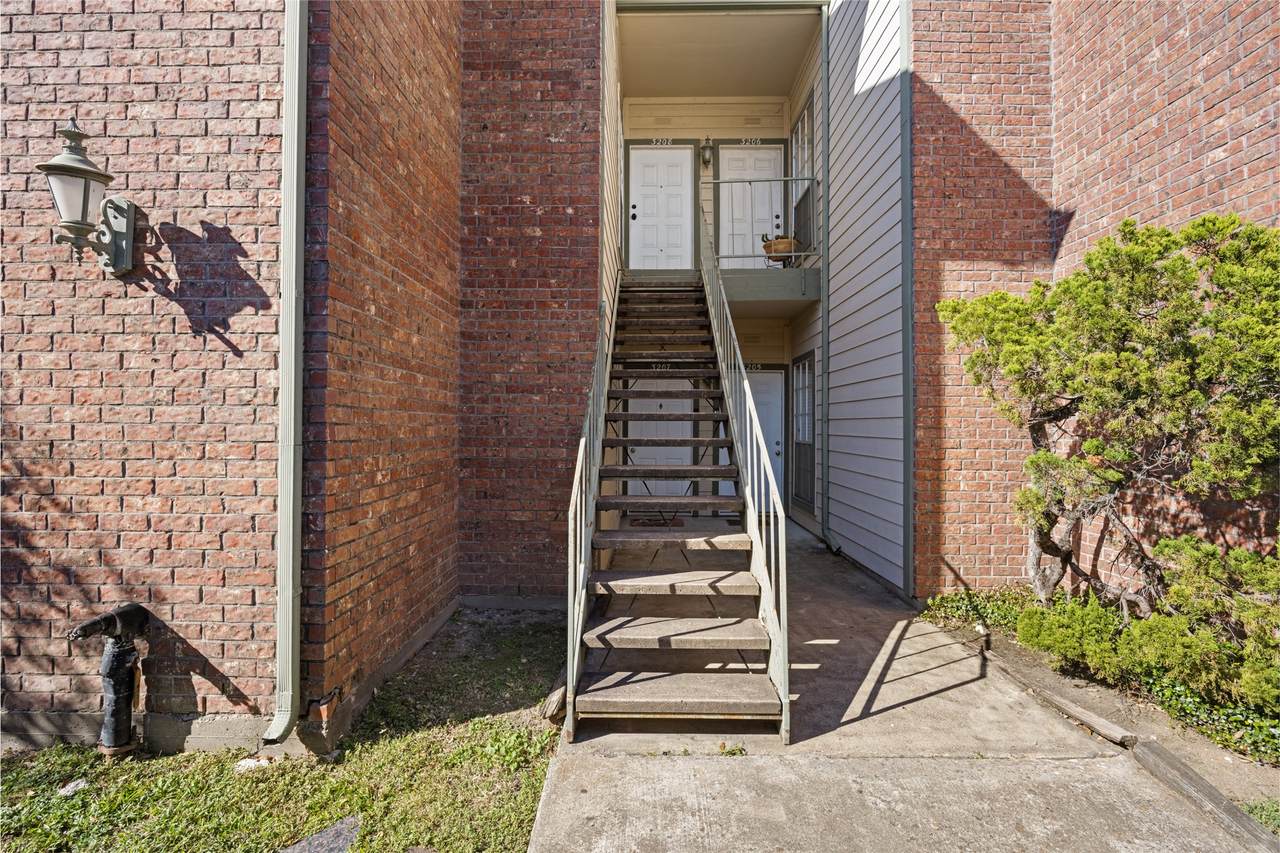 6500 Harbor Town Drive - Photo 1