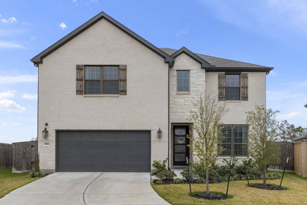 16103 Sapphire Crest Drive - Photo 1