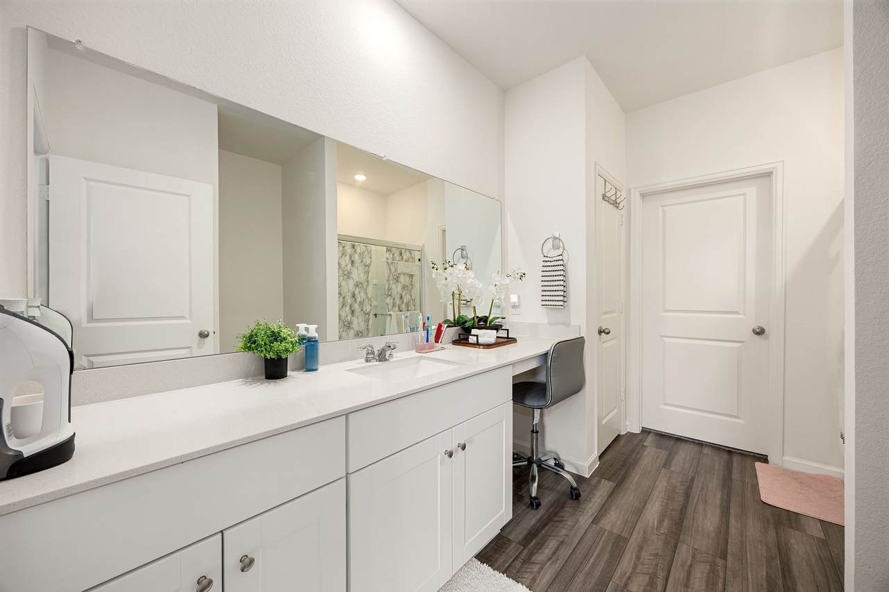 3012 Pearl Shore Drive - Photo 1