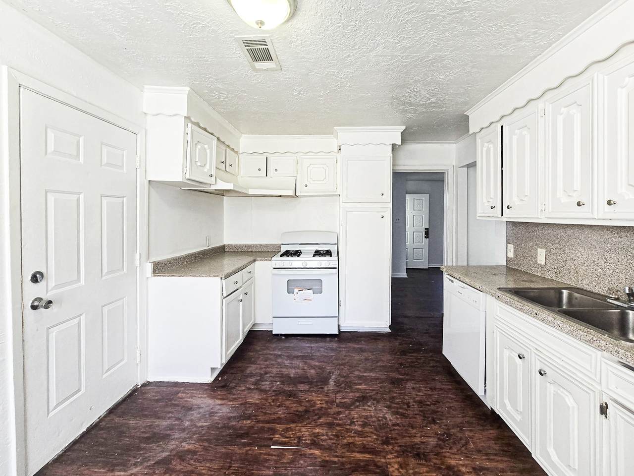 7313 Hummingbird Lane - Photo 1
