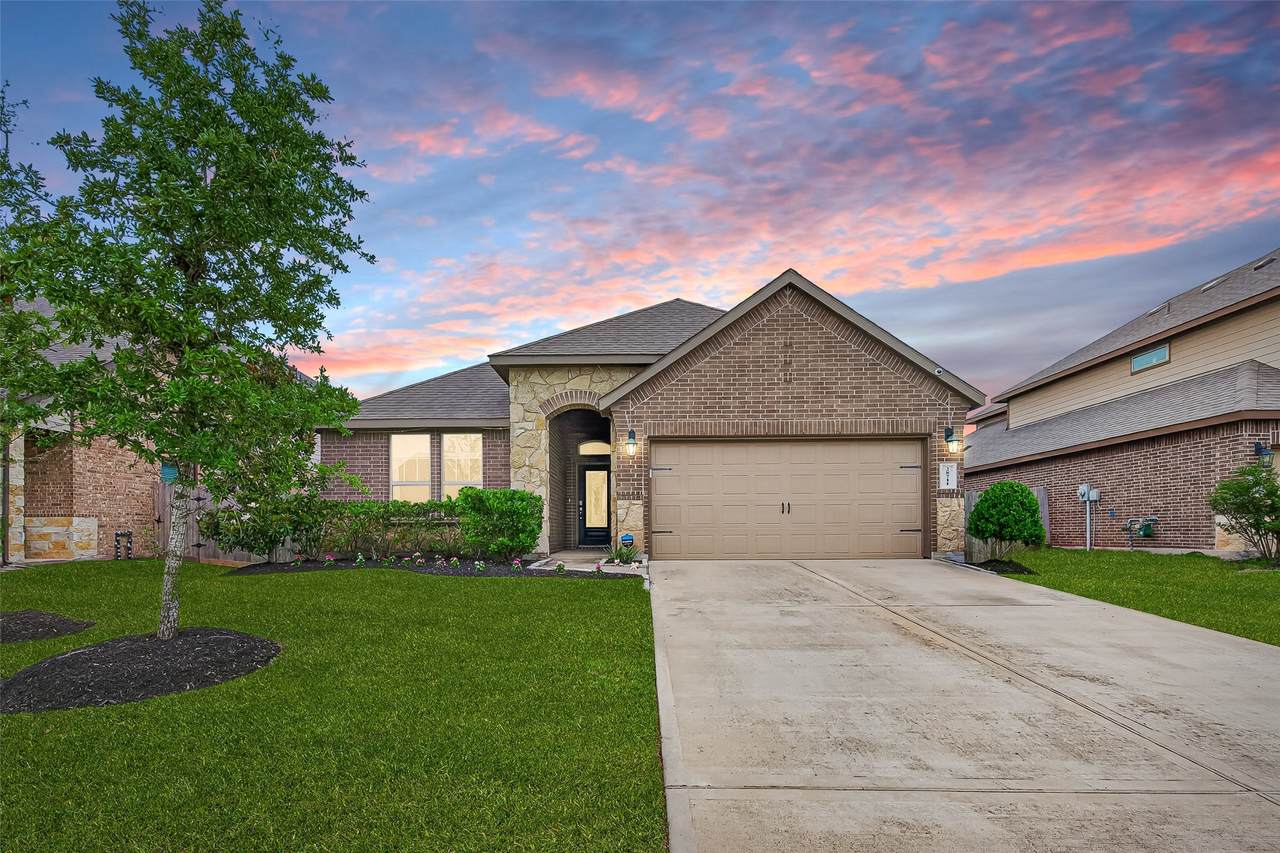28711 Yellowstone Preserve Drive - Photo 1