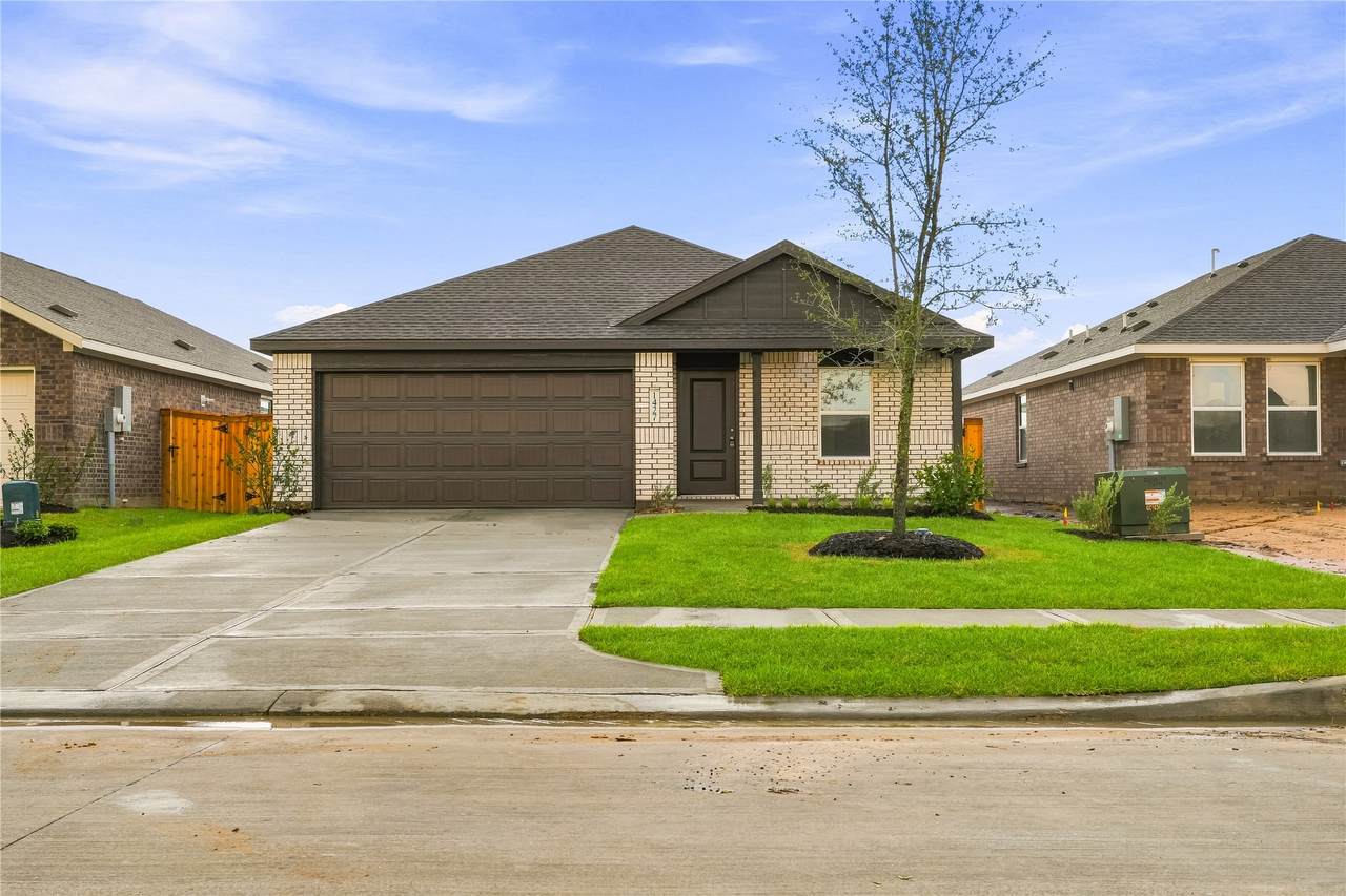 1427 Parks Edge Lane - Photo 1