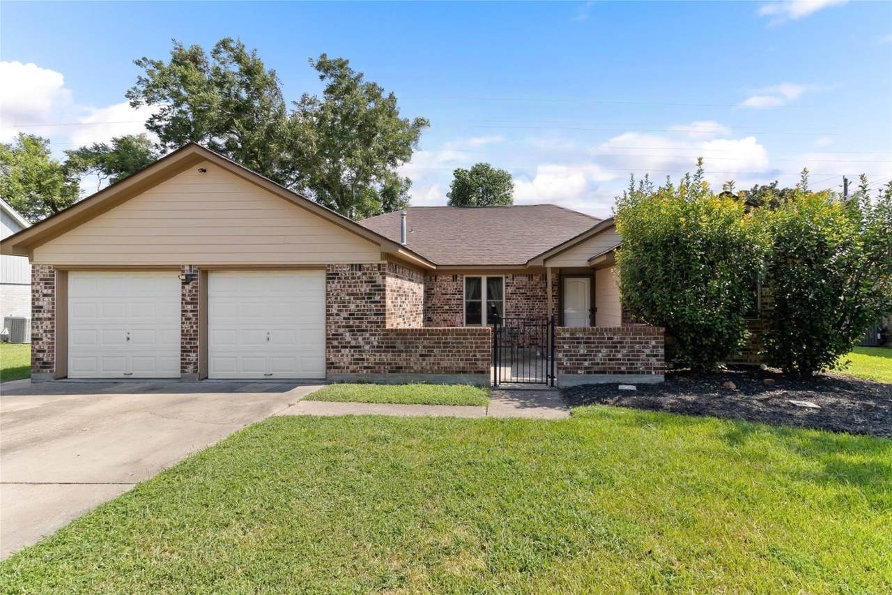 104 Dogwood Street - Photo 1