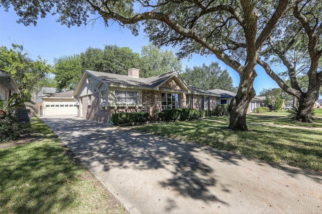 11402 Brook Meadows Lane - Photo 1
