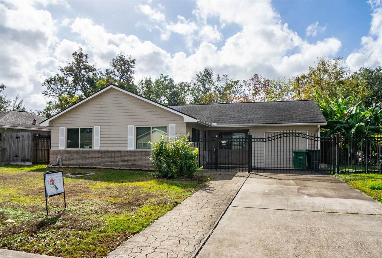4833 Hummingbird Street - Photo 1