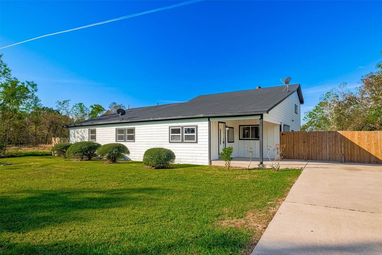 4104 Scenic Drive - Photo 1