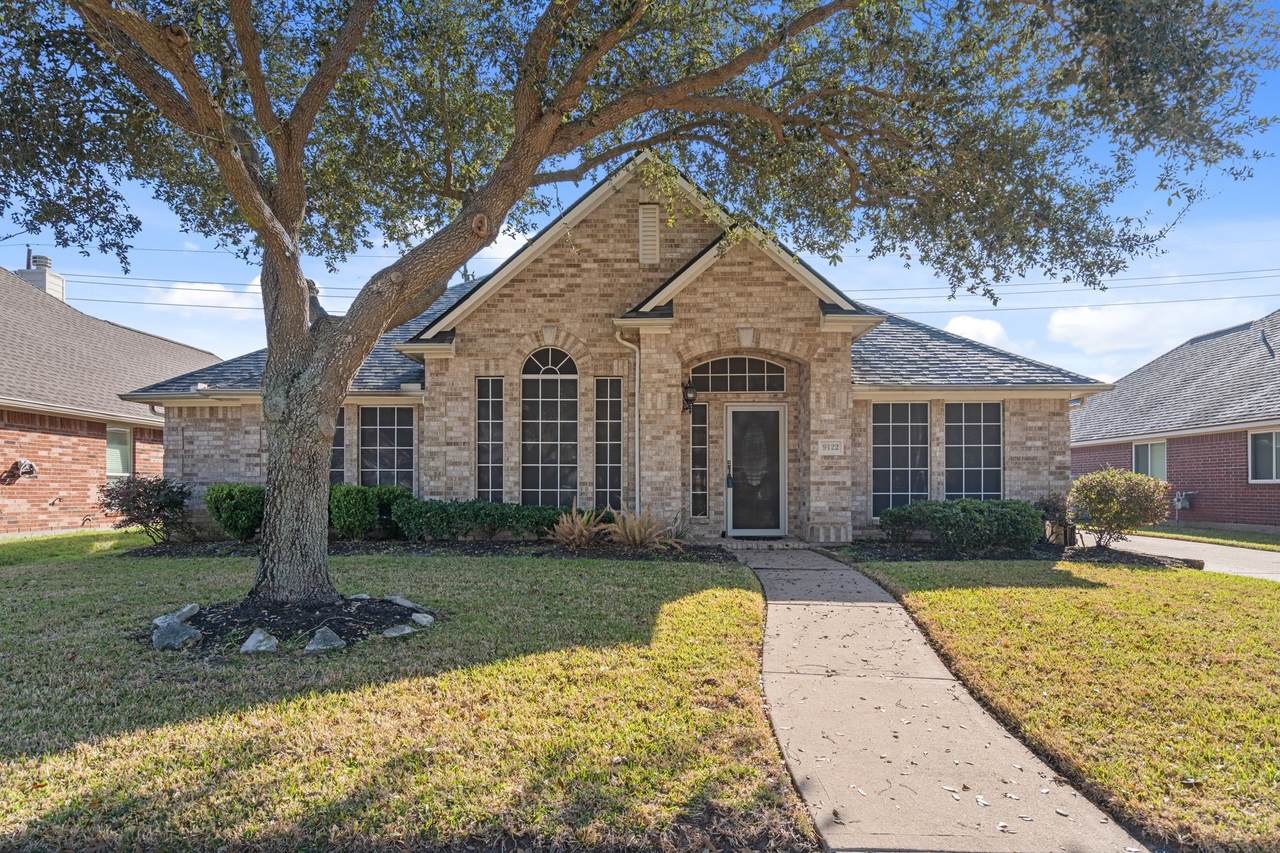 9122 Sunny Ridge Drive - Photo 1