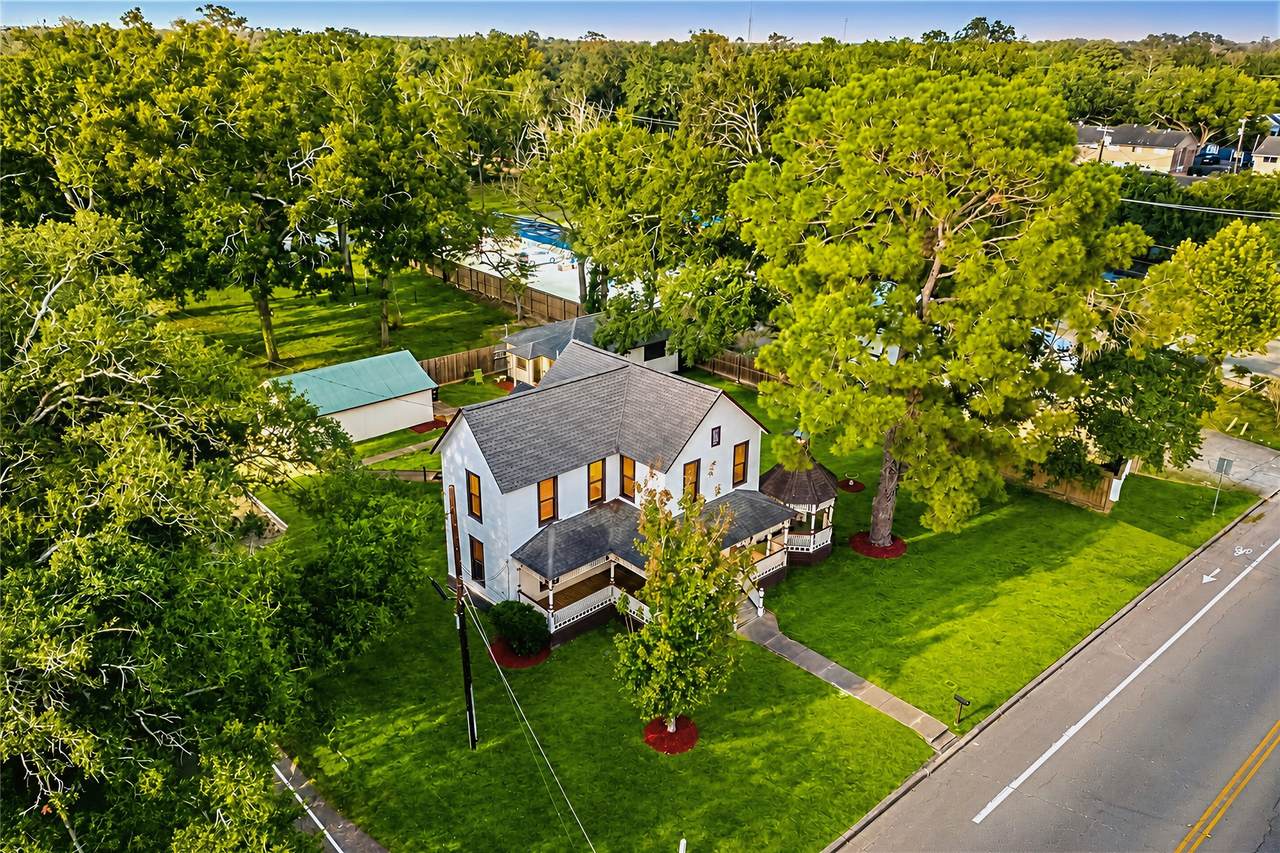 816 Adoue Street - Photo 1