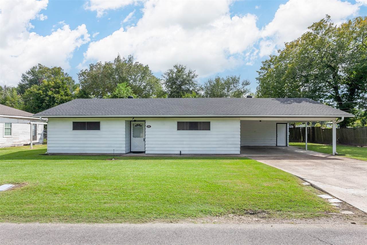 909 Curtis Avenue - Photo 1