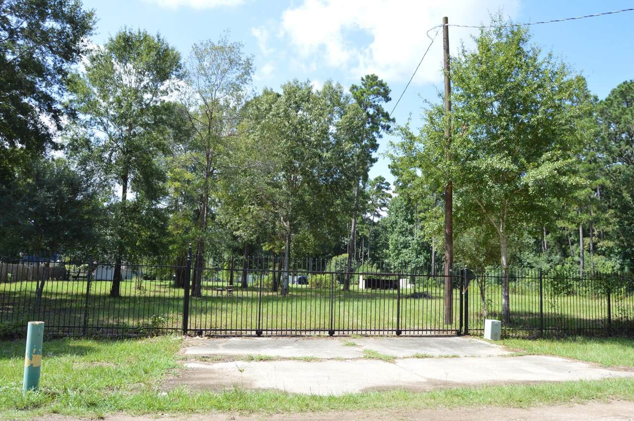 25642 Cambridge Boulevard - Photo 1