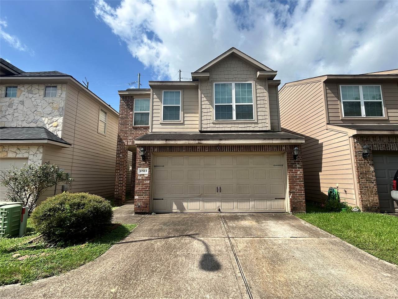 10913 Panther Court - Photo 1