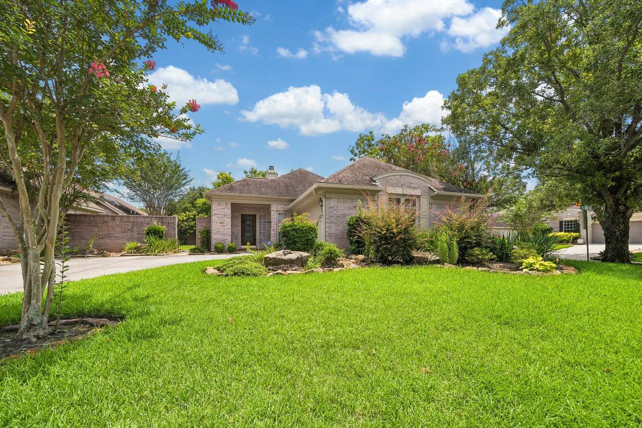 2823 Strathford Lane - Photo 1