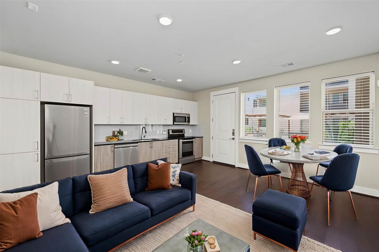 4819 Caroline Street - Photo 1