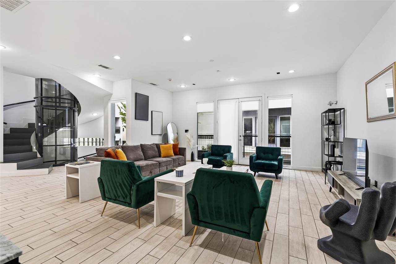 2025 Colquitt Street - Photo 1