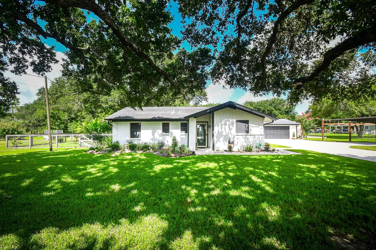 16902 Berry Road - Photo 1