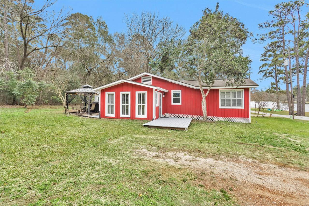 1607 Pine Lake Circle - Photo 1