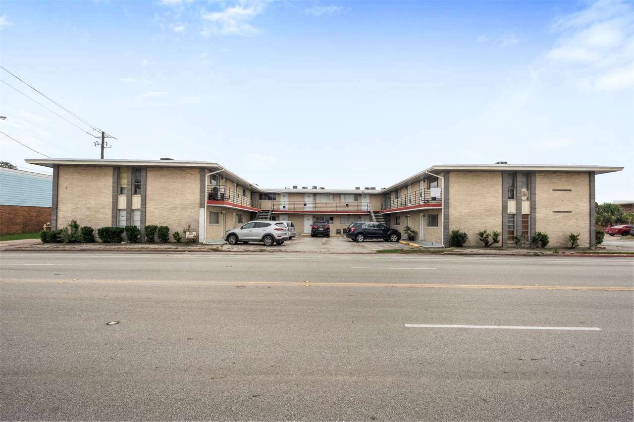 516 Holiday Drive - Photo 1